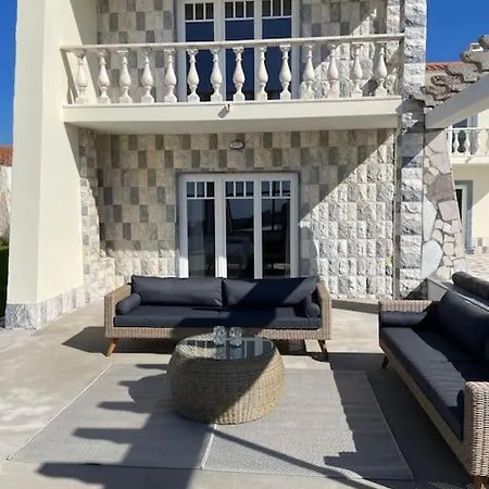 Villa Casa Rosas Carvoeira