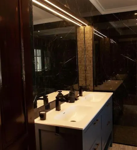 Casa Rosas * Carvoeira